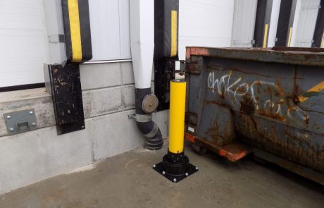 Stĺpiky SlowStop v distribučnom sklade
